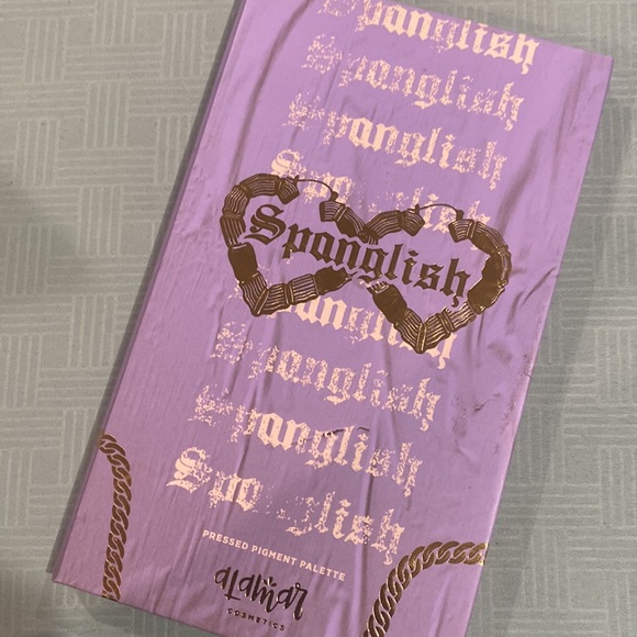 Alamar Cosmetics Spanglish Eyeshadow Palette - Picture 5 of 5